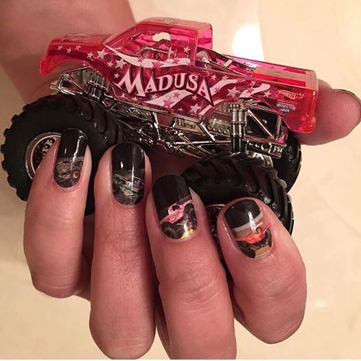Madusa's Monster Manicure
