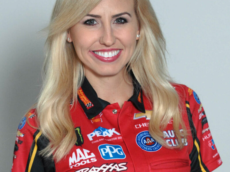 Courtney Force teams with Advance Auto